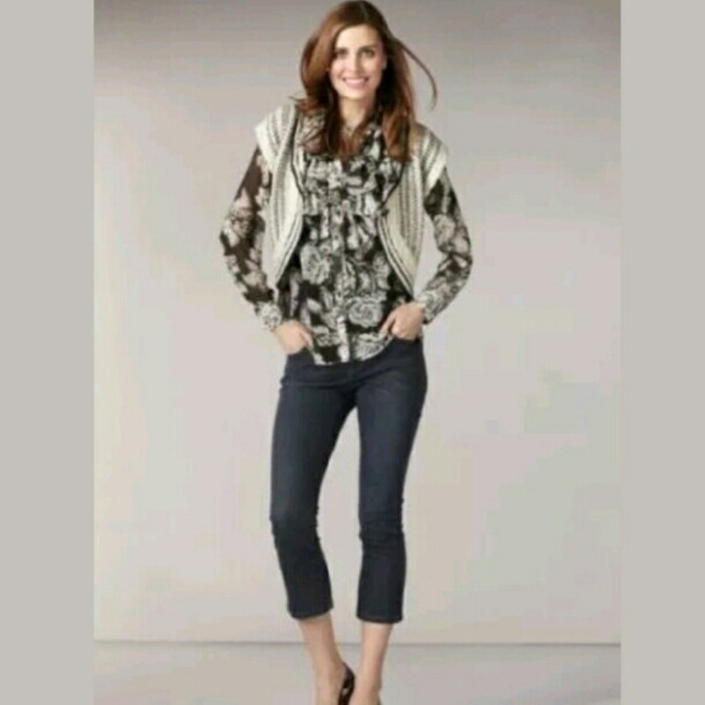 Cabi Irresistible 555 Black and White Floral Ruffle Chiffon Blouse EUC sz M